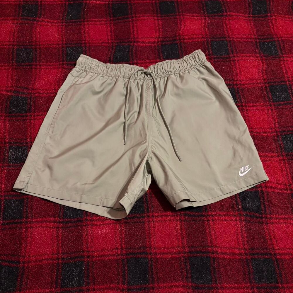 Nike Men's green Shorts BNWT